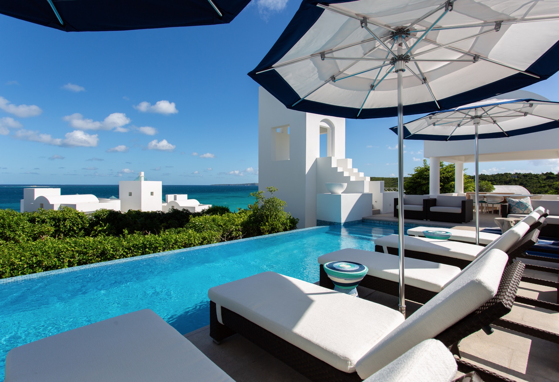 Sky Villa: Five Bedroom Luxury Villa on Long Bay