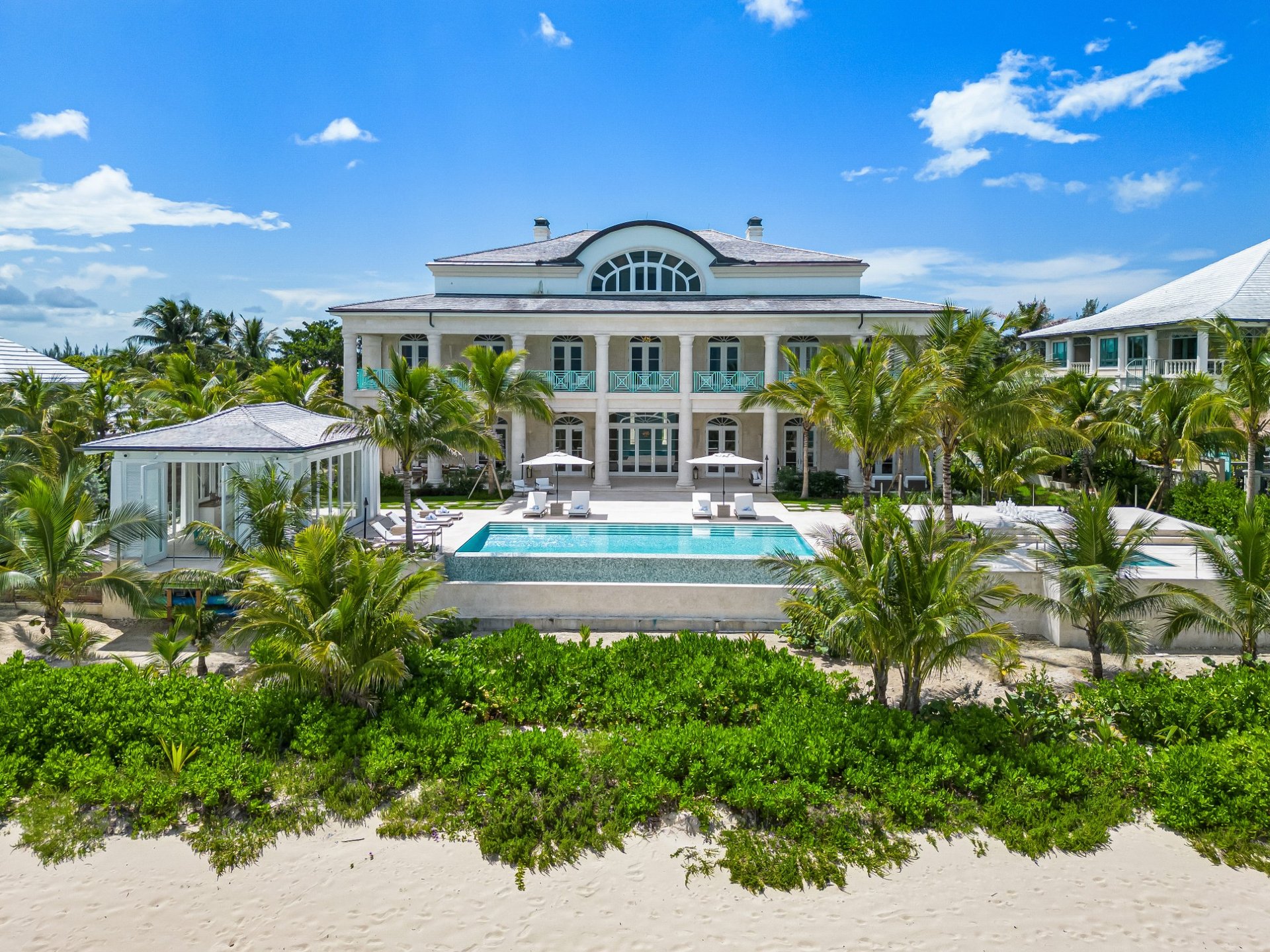 Villa Oceane: Luxury Beachfront Villa in Nassau, Bahamas