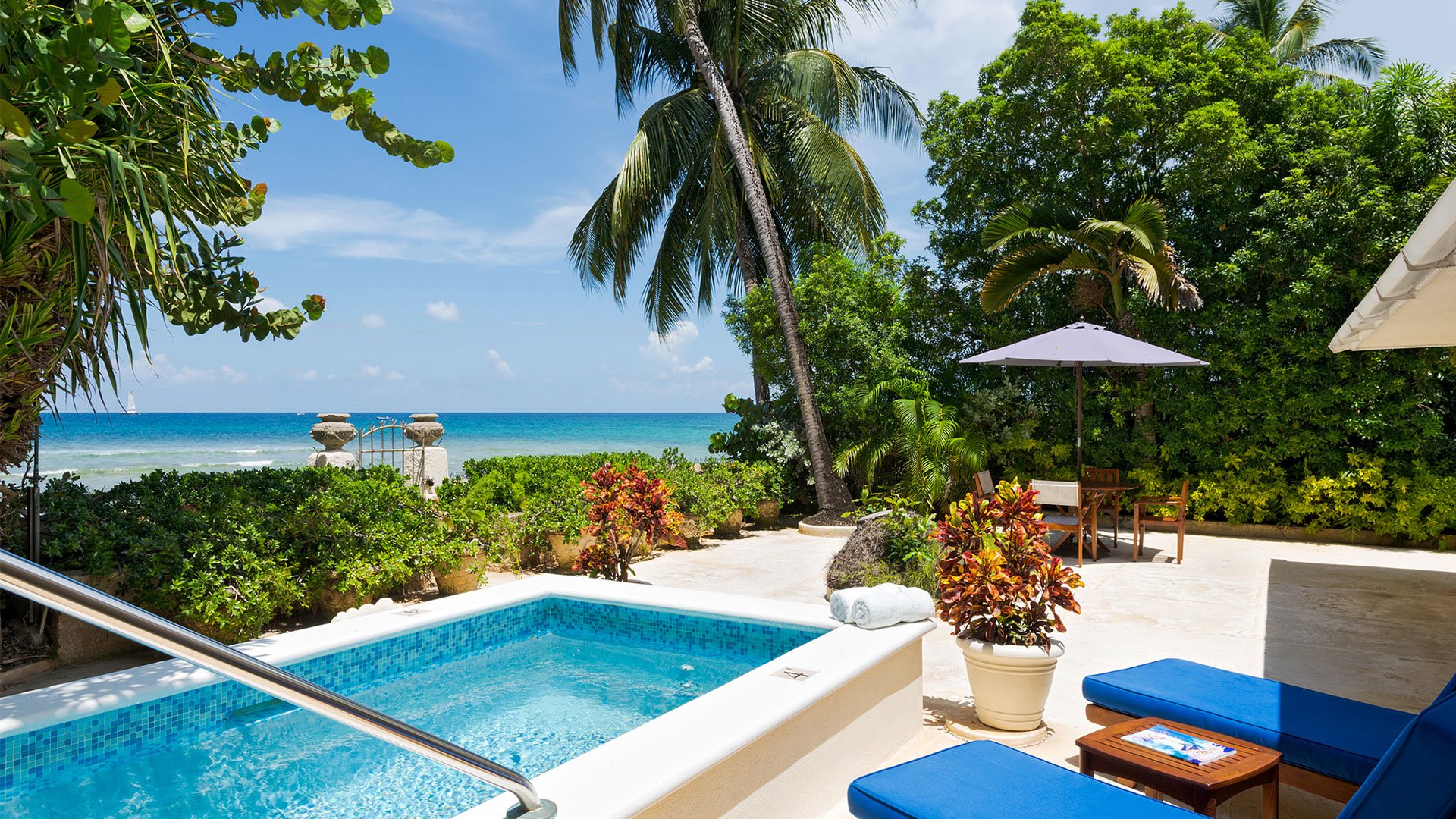 Leamington Beach Cottage: Luxury Beachfront Cottage in Barbados