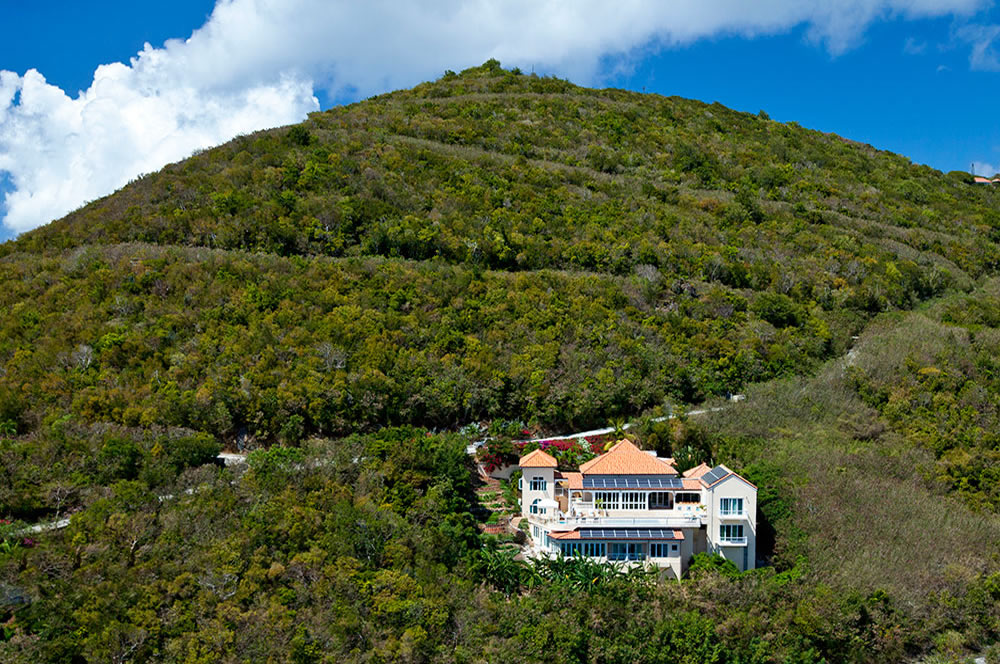 Eco Serendib Villa and Spa: Eight Bedroom Eco-Friendly Villa atop Point Rendezvous