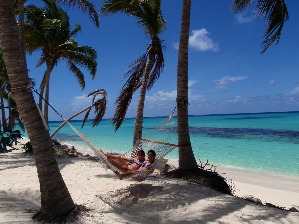lounging-in-paradise-by-gwens-reggae-bar-shoal-bay-east-beach-anguilla-bwi_t20_4AOOeR
